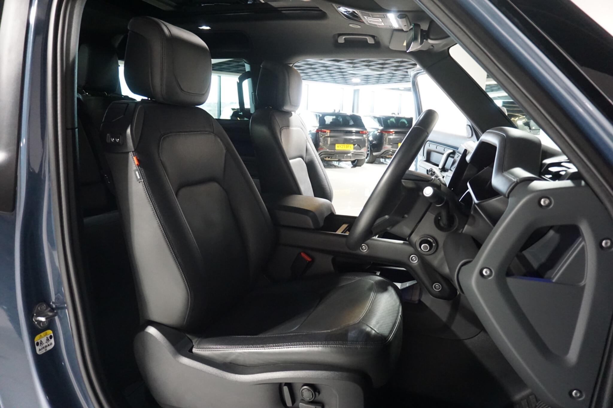 Land Rover Defender 90 3.0 D250 MHEV X-Dynamic HSE SUV 3dr Diesel Auto 4WD Euro 6 (s/s) (250 ps)